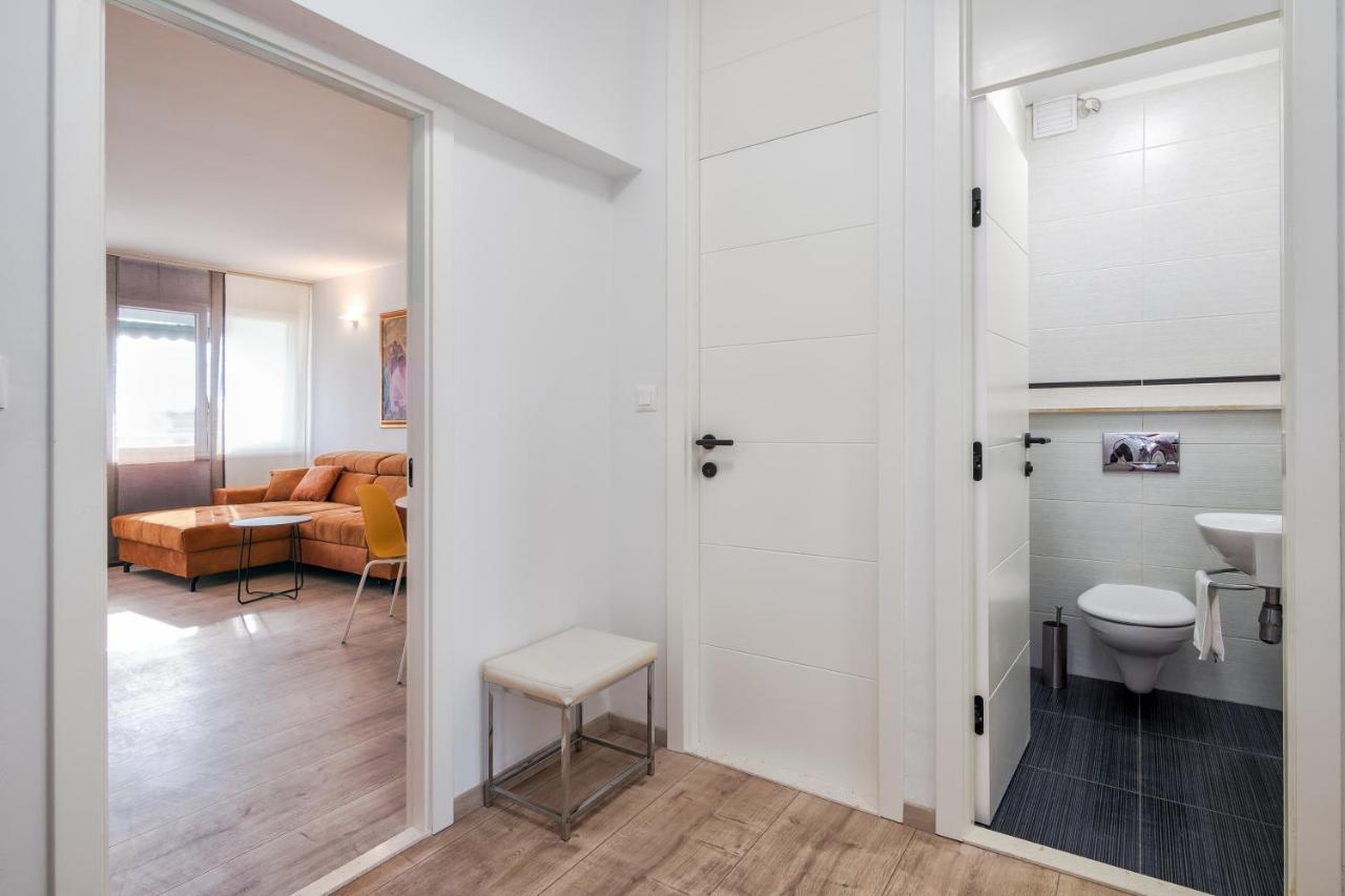3-Bedroom Sea View Apartment - Balcony, Elevator - Spinut, Split Спліт Екстер'єр фото
