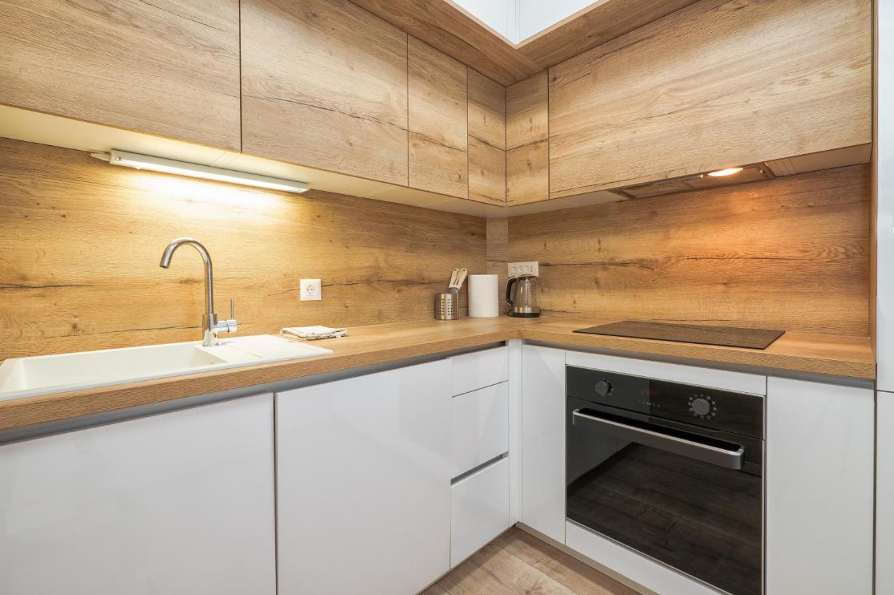 3-Bedroom Sea View Apartment - Balcony, Elevator - Spinut, Split Спліт Екстер'єр фото