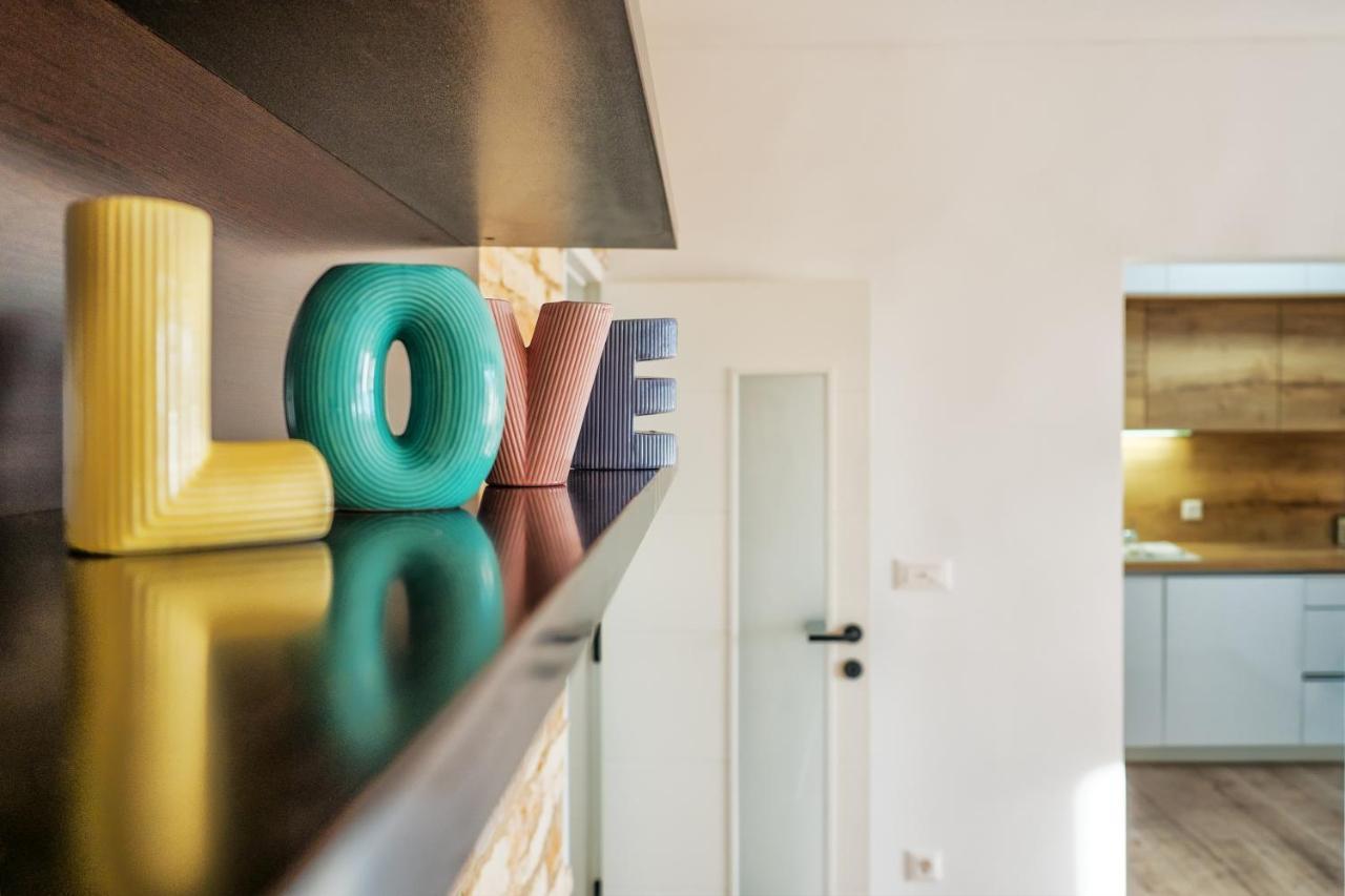3-Bedroom Sea View Apartment - Balcony, Elevator - Spinut, Split Спліт Екстер'єр фото