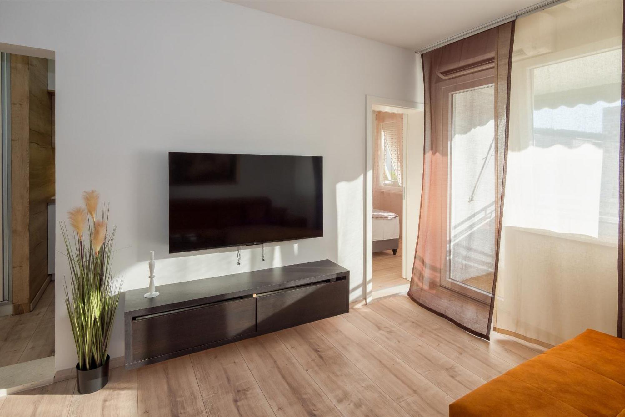 3-Bedroom Sea View Apartment - Balcony, Elevator - Spinut, Split Спліт Екстер'єр фото